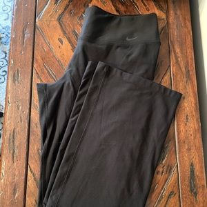 Nike Women’s Dri-Fit Classic fit yoga pants